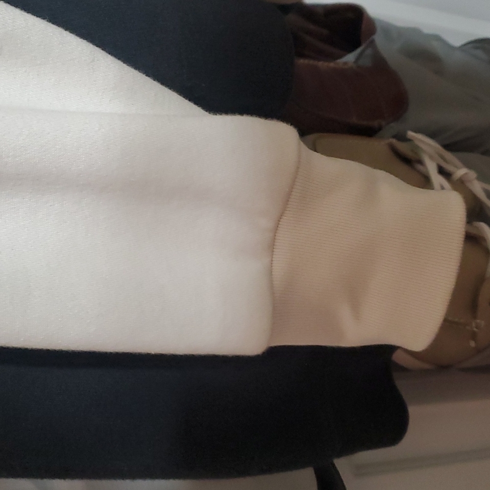 GAP pullover - Picture 3 of 6